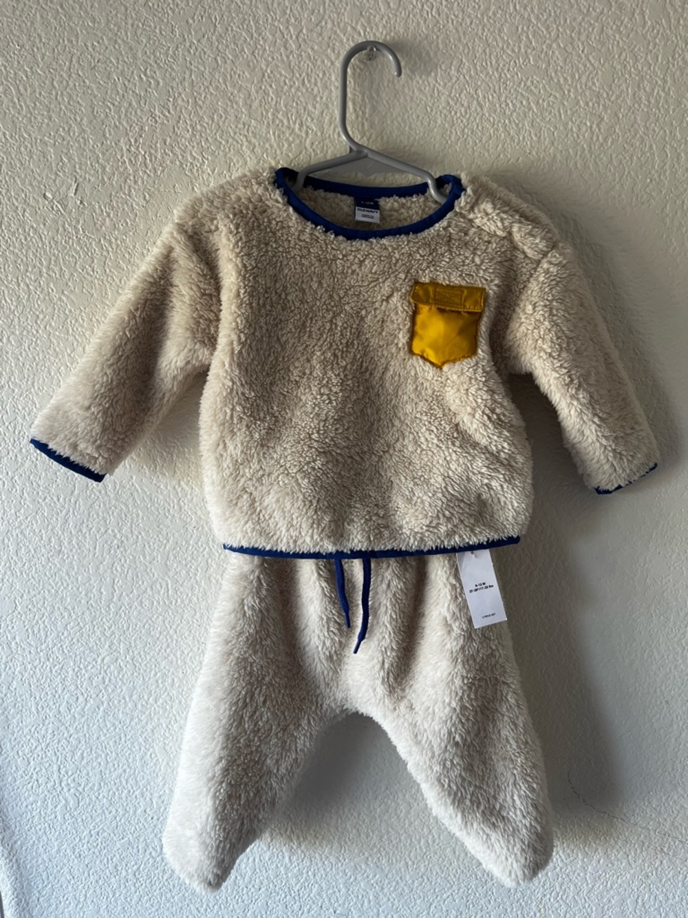 Old navy 2 piece sweatshirt & pants set